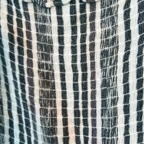Smocked striped crop - Picture 2 of 4